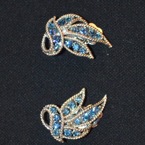 Eisenberg Clip Vintage Earrings - Picture 5 of 6